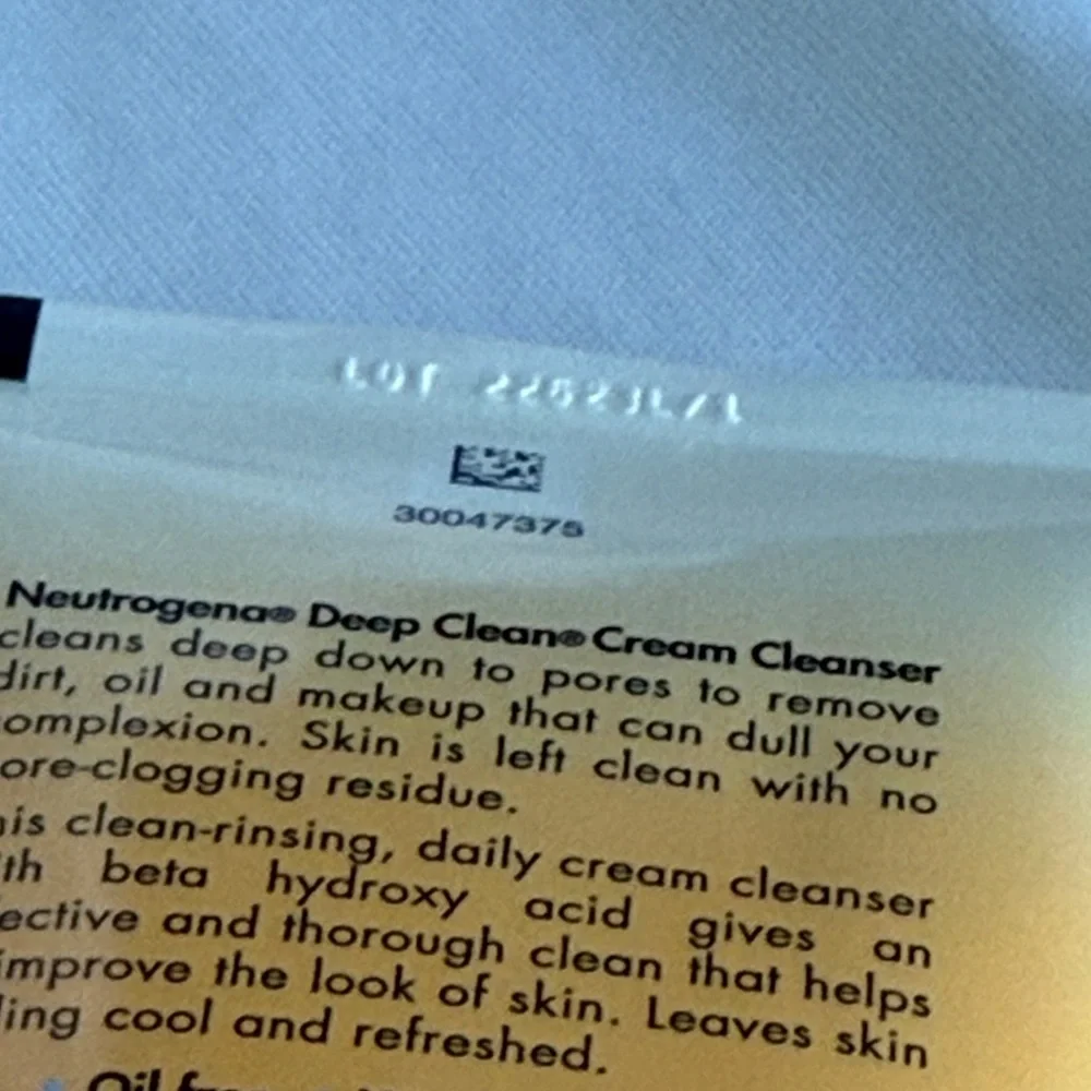 NWT Neutrogena Deep Clean Cream Cleanser 7oz